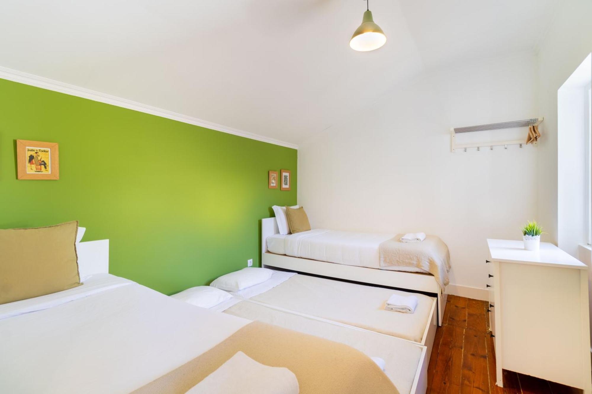 Inglaterra By Central Hill Apartments Lisbon Room photo